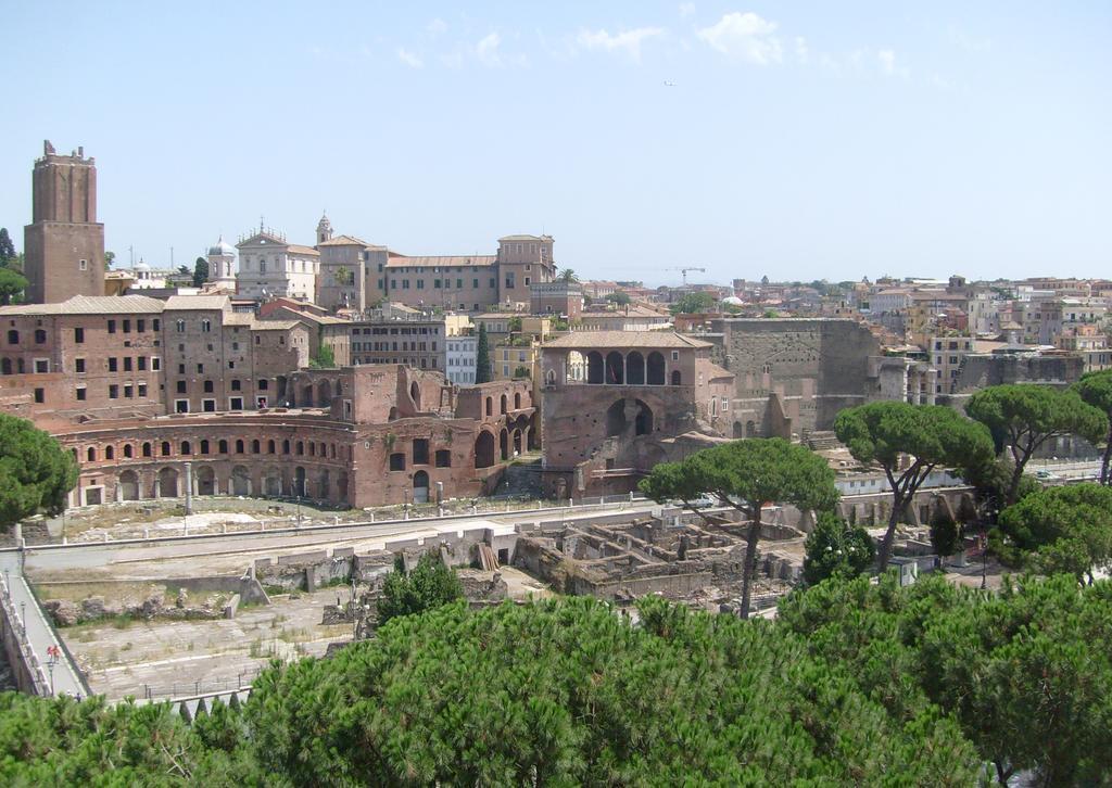 ローマ Viale Del Colosseo Bed & Breakfast エクステリア 写真